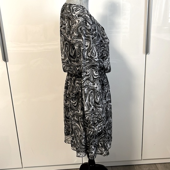 MICHAEL KORS NWOT Long Sleeve Georgette Printed Lined Dress, Size M - Picture 5 of 14
